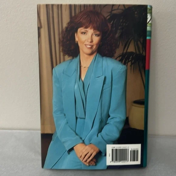 The Reef By Nora Roberts - Picture 2 of 4